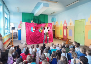 król z teatrzyku