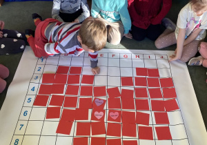 kodowanie na dywanie - serce dla babci