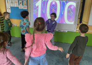 Mały Miś w Świecie Wielkiej Literatury- Dzieci Uczą Dzieci