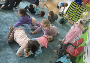 Mały Miś w Świecie Wielkiej Literatury- Dzieci Uczą Dzieci